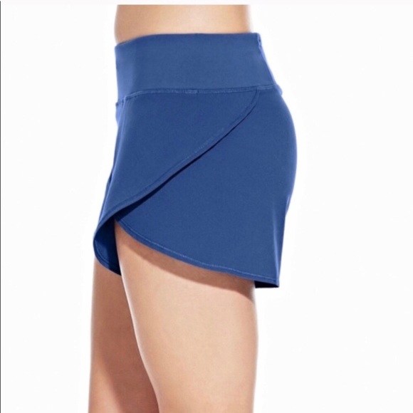 Calia Shorts - Picture 2 of 2